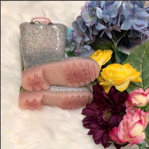 FIRM PRICE! NEW! Girl’s Light Up Glitter Silver Sparkle Rain Boots Sz 6 - Picture 7 of 7